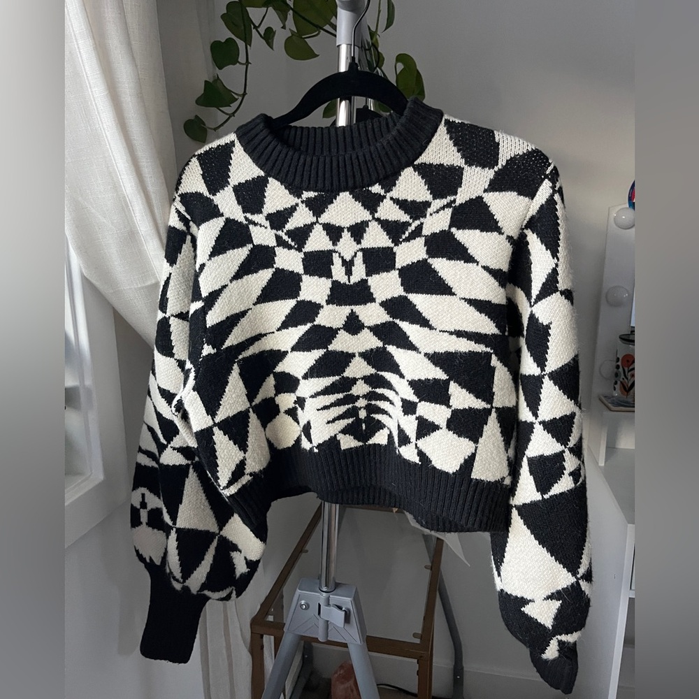 Farm Rio Cropped Geometric Sweater. Very cozy, great condition.